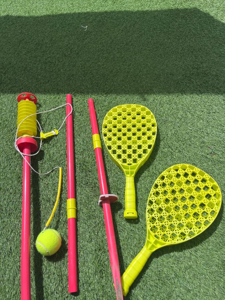 Outdoor Tennis/Badminton Set with Rackets and Swingball