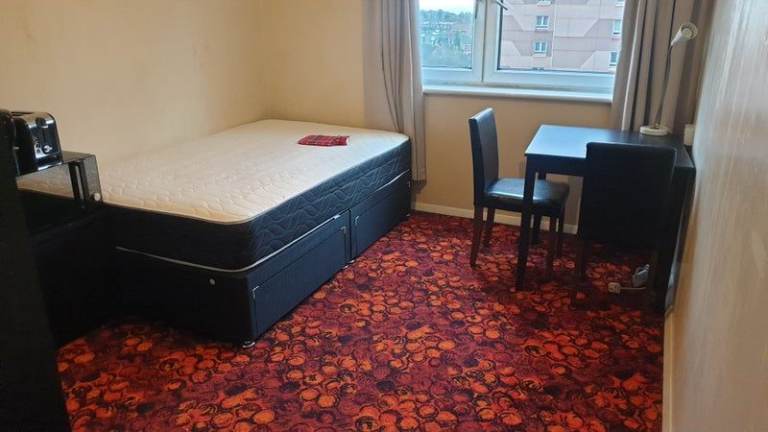Double room (carpet has been replaced)