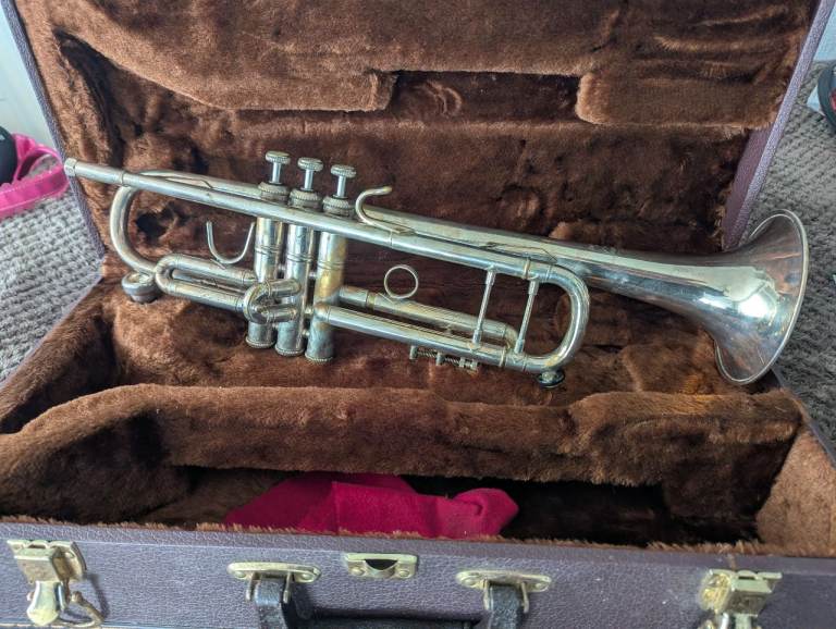 Vintage BACH 72 Stradivarius Trumpet - Silver 