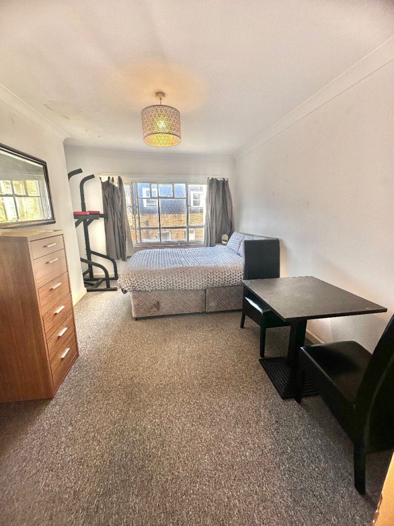DOUBLE ROOM FOR RENT ✅AVAILABLE NOW  BY JD GYM - 