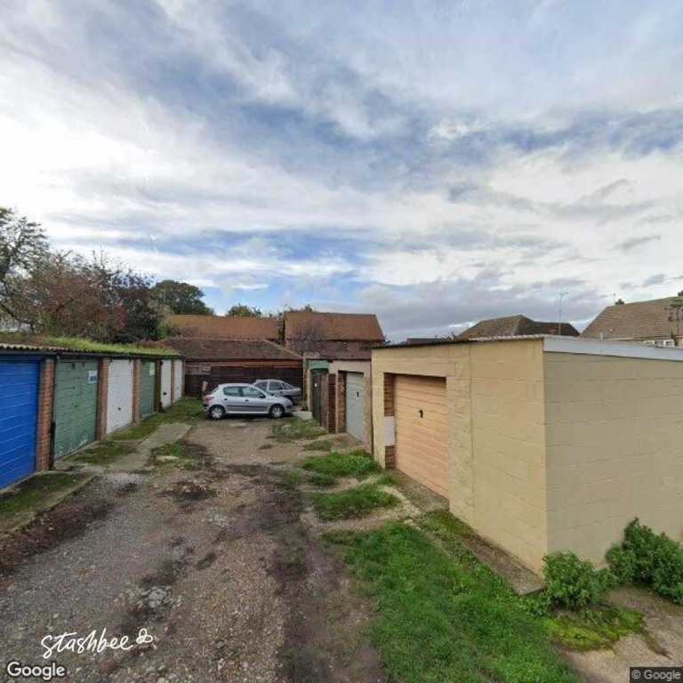 Garage to rent in Gravesend (DA12) | Stashbee