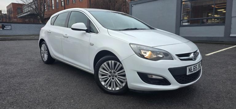 2015 Vauxhall Astra 1.4i 16V Excite 5dr HATCHBACK Petrol Manual