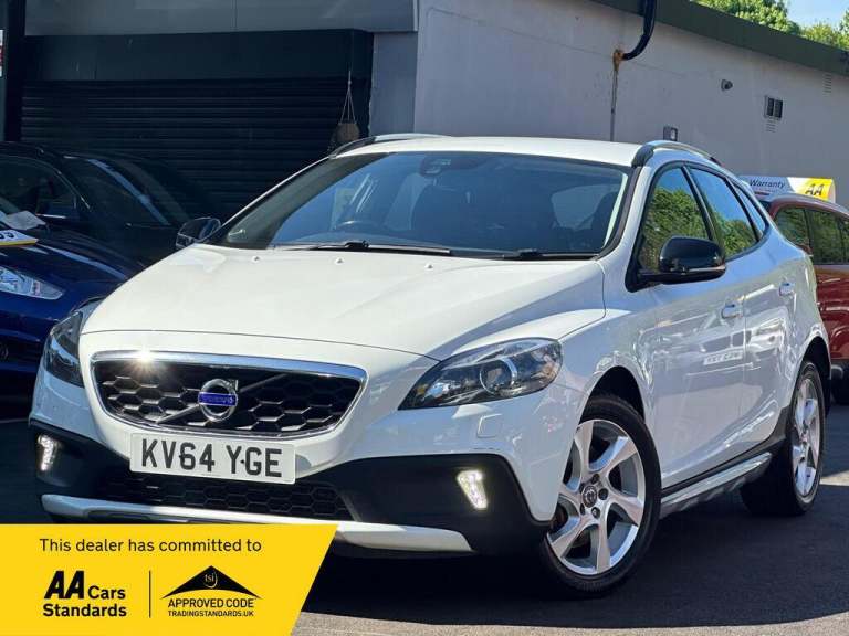 2014 Volvo V40 Cross Country 2.0 D4 Lux Nav Euro 6 (s/s) 5dr HATCHBACK Diesel Manual
