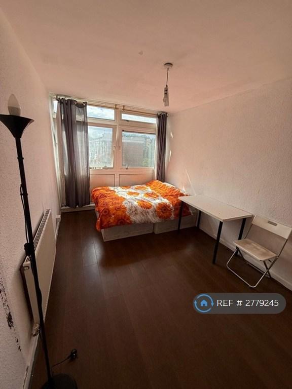 1 bedroom in Bigland Street, Shadwell, London, E1 (#2779245)