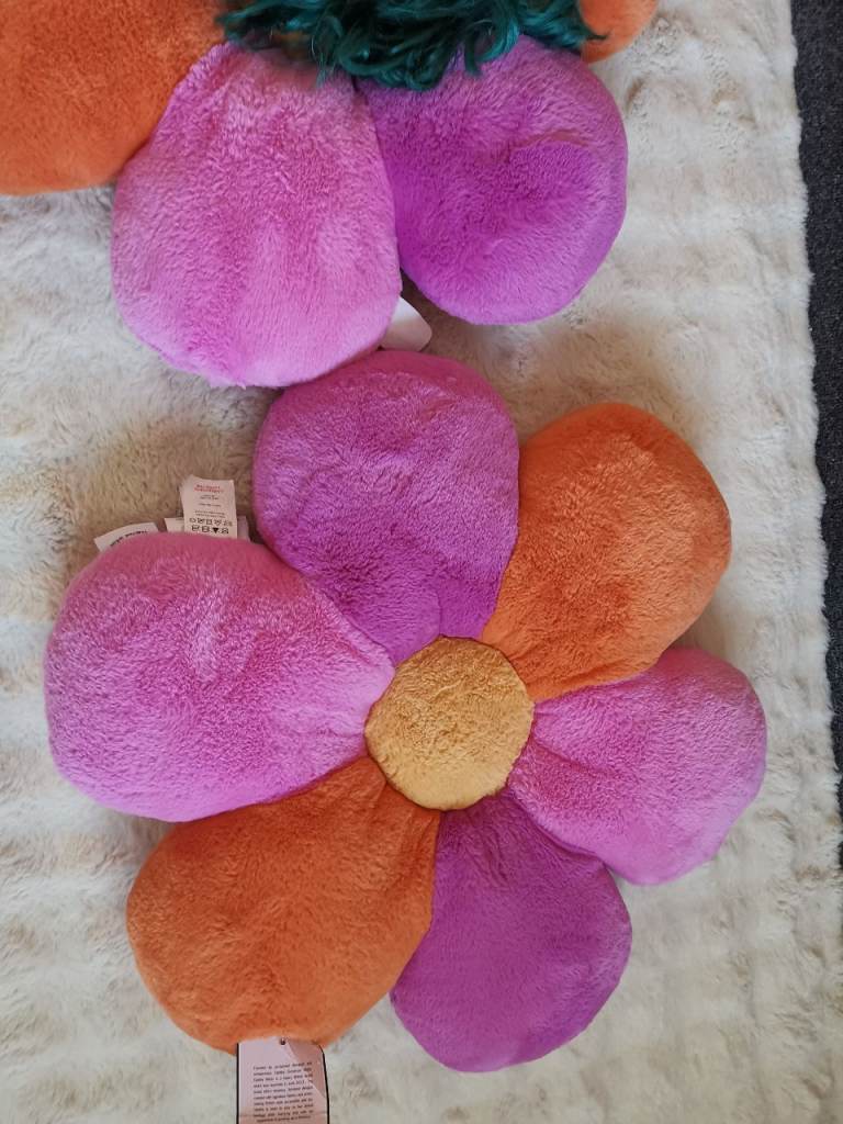2 FAUX FUR PILLOW 