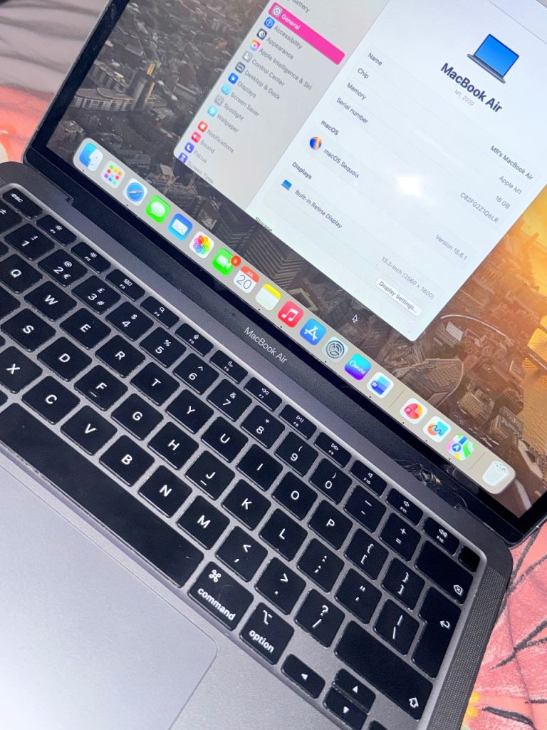 ✨ Apple MacBook Air M1 13.3” – Space Grey – 16GB RAM ✨