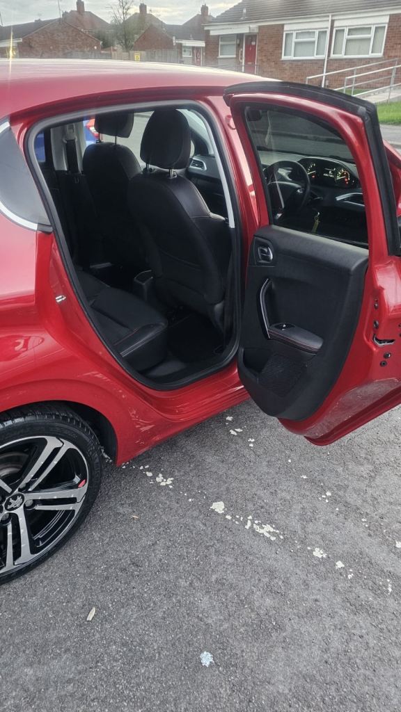 Peugeot, 208, Hatchback, 2019, Semi-Auto, 1199 (cc), 5 doors
