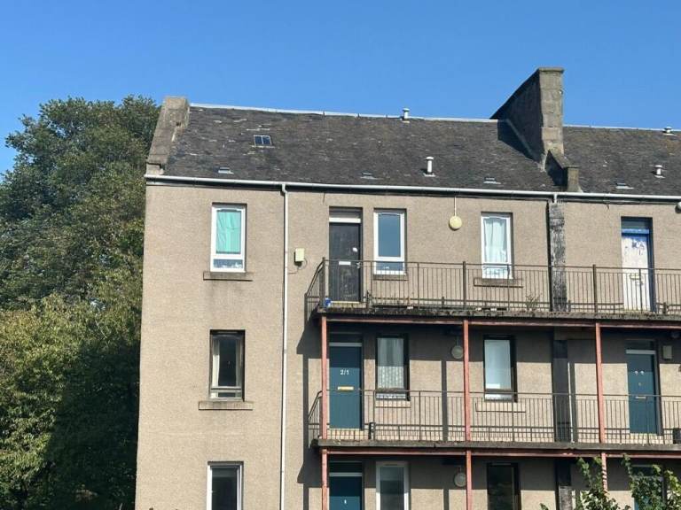 One bedroom flat for rent in Gardners Lane 