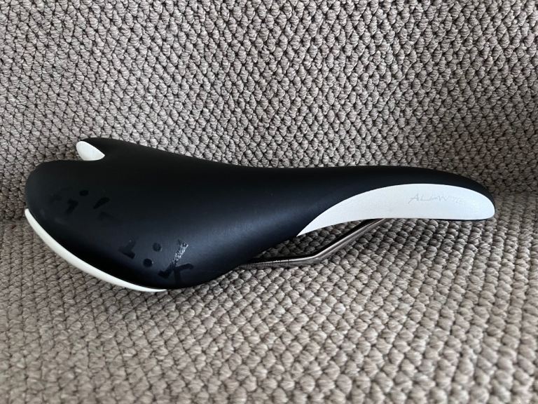 Fizik Aliante saddle