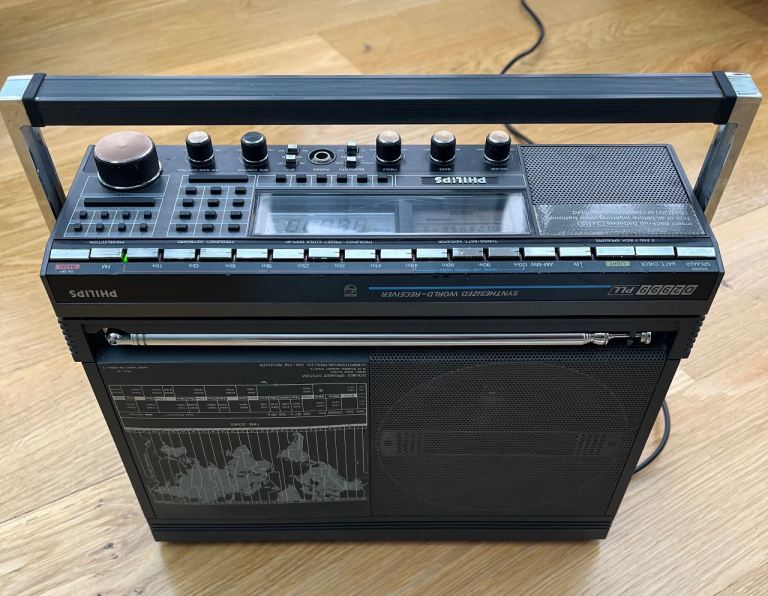 Phillips D2999 World receiver 