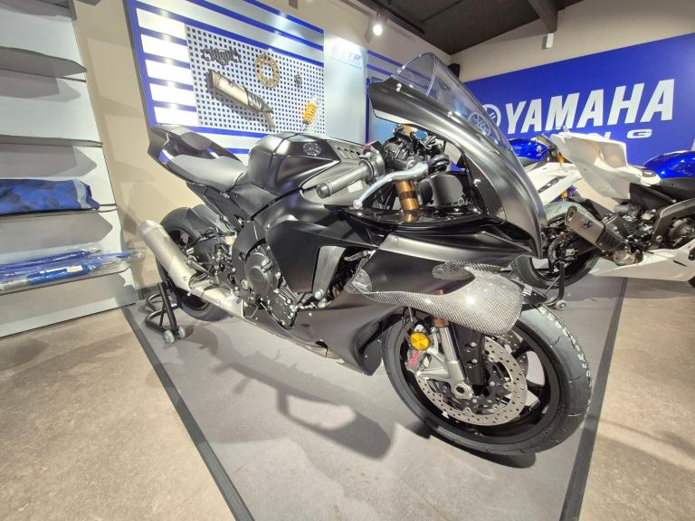 Yamaha R1 Race - Brand New