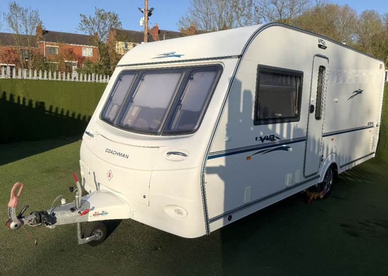 2007 COACHMAN VIP 530/4, 4 BERTH FIXED BED, SIDE BATHROOM, MOTOR MOVER, SOLAR PANEL!