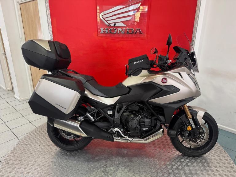 2026 '26' Honda NT1100 ES DCT
