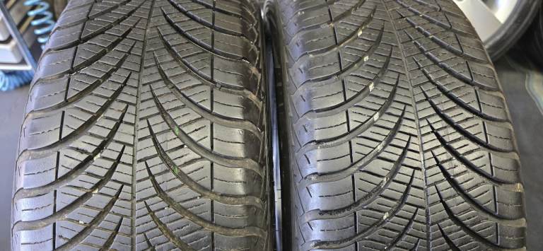 205 55 16   2 x tyres Goodyear Vector 4 season
