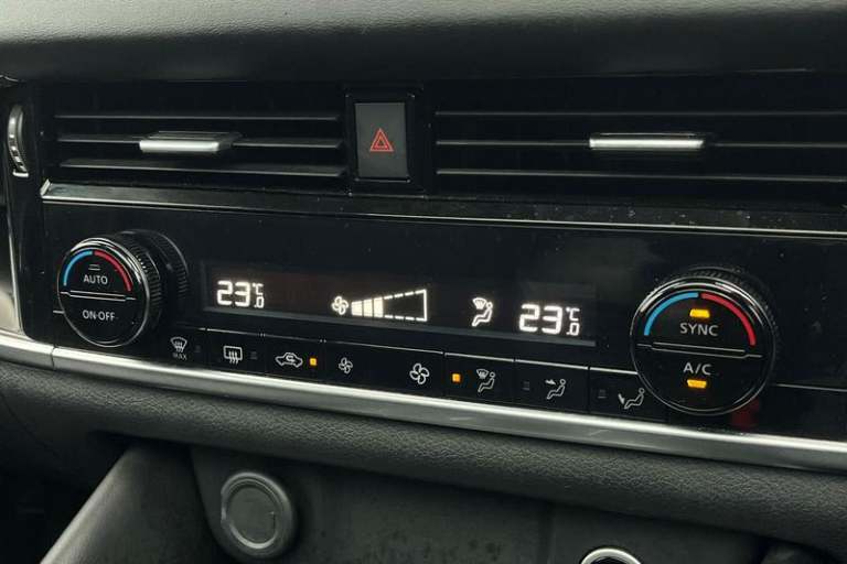 2023 Nissan Qashqai 1.3 DiG-T MH 158 N-Connecta 5dr Xtronic Semi-Auto Hatchback Petrol Manual