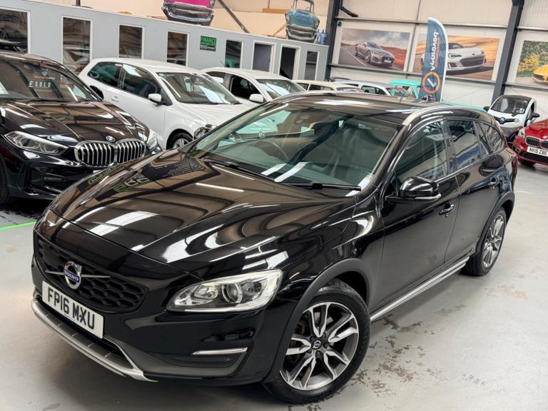 Volvo V60 Cross Country 2.4 D4 Lux Nav Auto AWD Euro 6 (s/s) 5dr Diesel Automatic