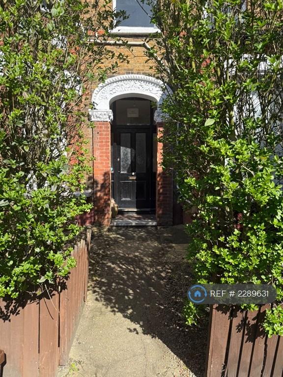 4 bedroom house in Croxted Road, London, SE21 (4 bed) (#2289631)