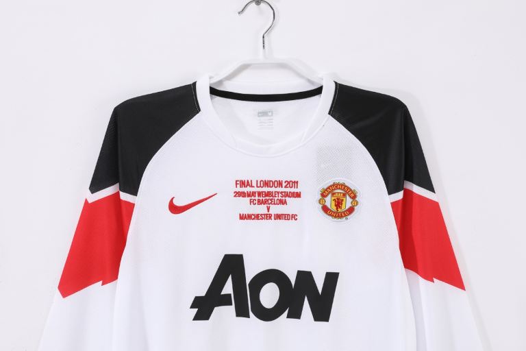 Retro Manchester United Shirt 
