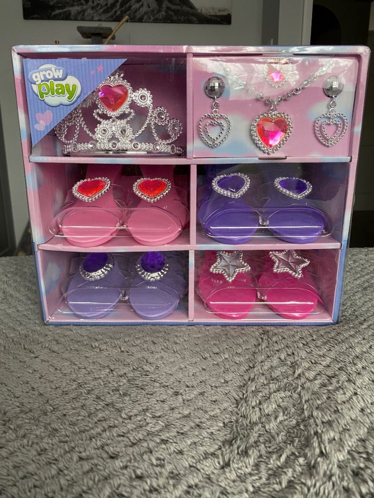 Grow & Play Princess Dress Up