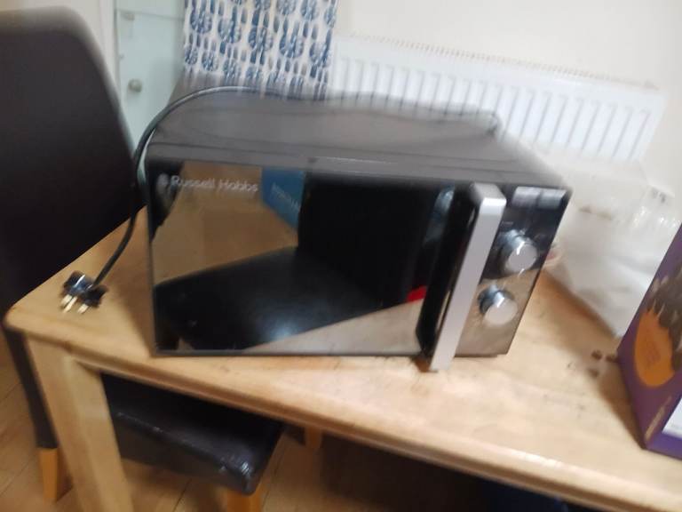 Russell Hobbs Black Microwave Oven – Good Condition