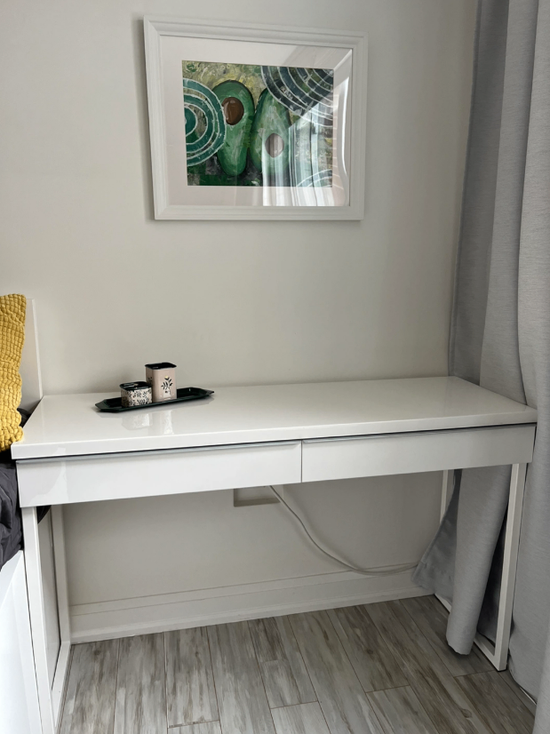 image for I can deliver - Good condition IKEA Besta Burs Desk / Dressing Table in High Gloss White