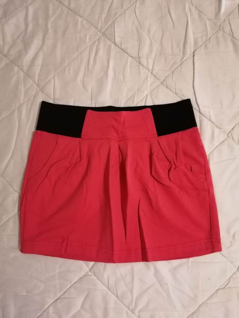 New women's short skirt 