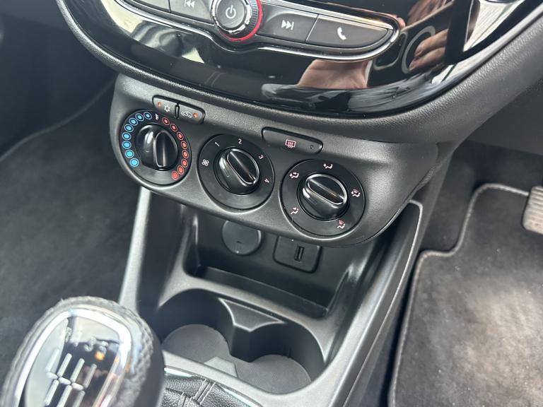 VAUXHALL CORSA 1.4 i Turbo White Edition 2017