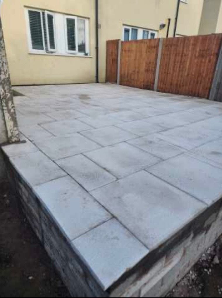 Builder ! Wood, Laminate, LVT Flooring installation, Kitchen, Carpentry