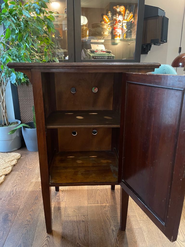 Edwardian Pair Of Mahogany Bedside Tables