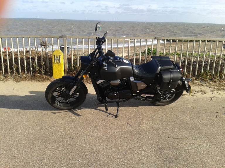 Immaculate harley style cruiser. 250cc. Like new!