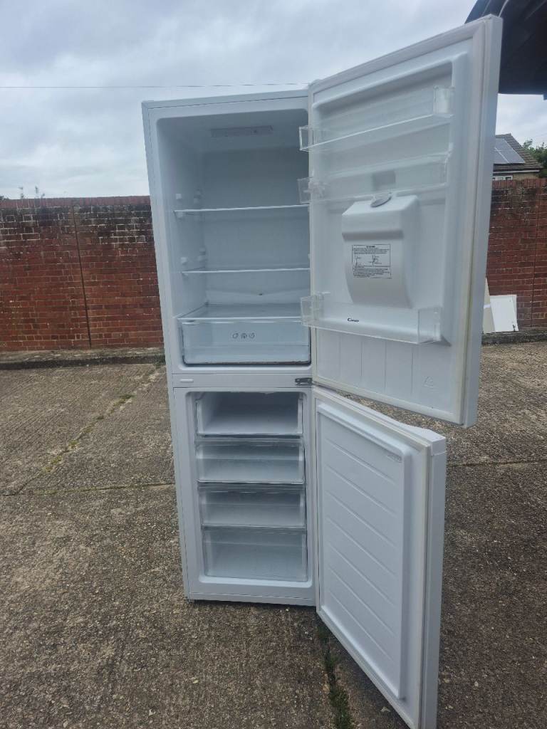 Tall fridge freezer 