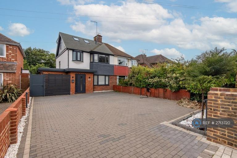 5 bedroom house in Chesswood Road, Worthing, BN11 (5 bed) (#2713720)