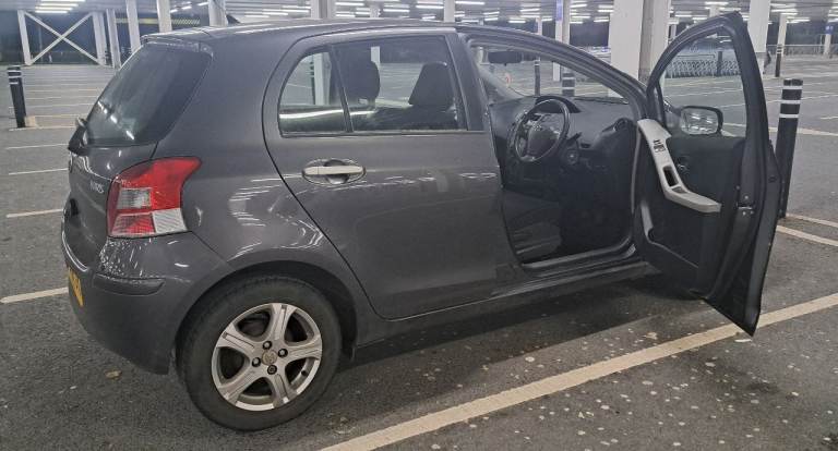 Toyota, YARIS, Hatchback, 2010, Manual, 998 (cc), 5 doors