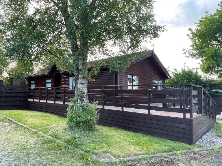 “Private Sale”.  Lodge 3 beds