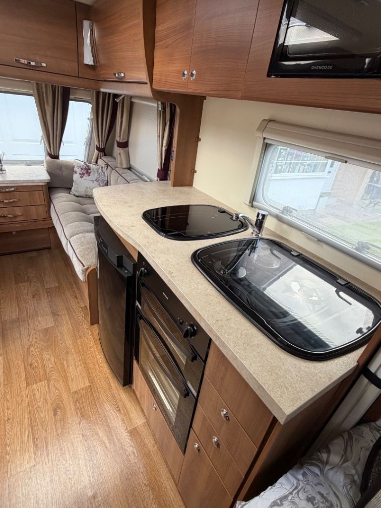 Elddis Affinity 574