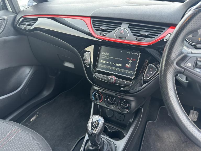 VAUXHALL CORSA 1.4 i Turbo White Edition 2017