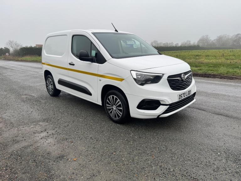 Vauxhall Combo 1.6 Turbo D 2300 Sportive Panel Van 4dr Diesel Manual ... 2020/70