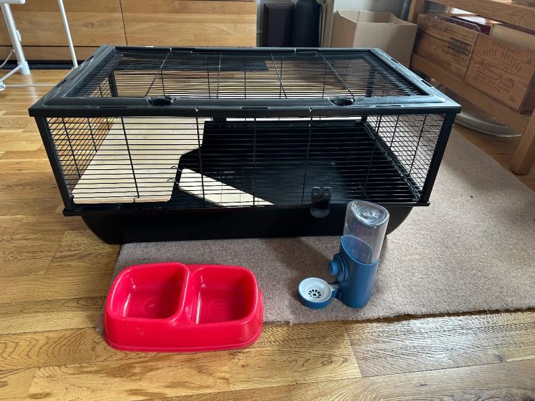 Small pet cage. Size 77 x 47 x 37cm