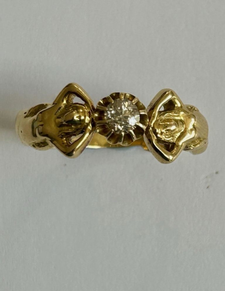 18ct Gold ring 9.0gm