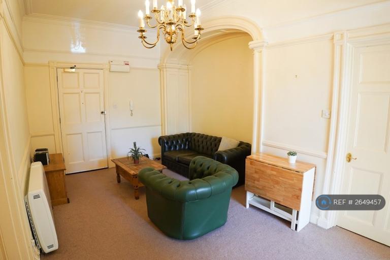2 bedroom flat in Imperial Hotel, Exeter, EX4 (2 bed) (#2649457)