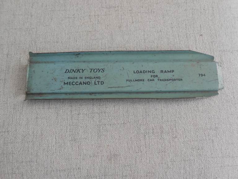 DINKY 794 BEDFORD PULLMORE CAR TRANSPORTER LOADING RAMP.