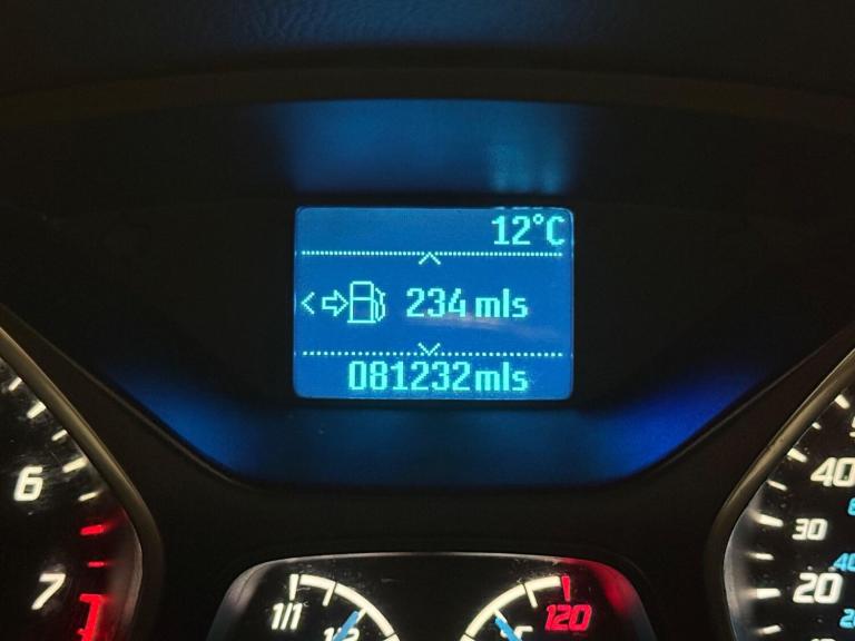 2011 Ford Focus 1.6 125 Zetec 5dr HATCHBACK PETROL Manual