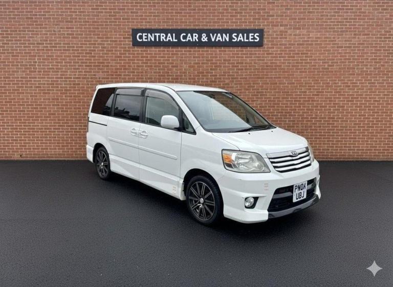 TOYOTA NOAH Rare 8 Seater Automatic 2.0 Petrol 153ps MPV Imported