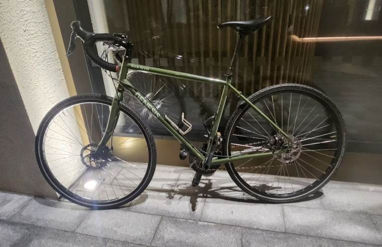 Genisis tour de fer 20 gravel bike (rrp £1200)