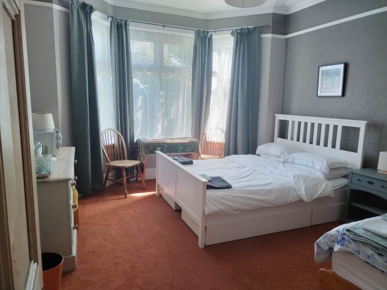 Large Furnished Double Rooms – Southbourne – £700 pcm (all bills included)