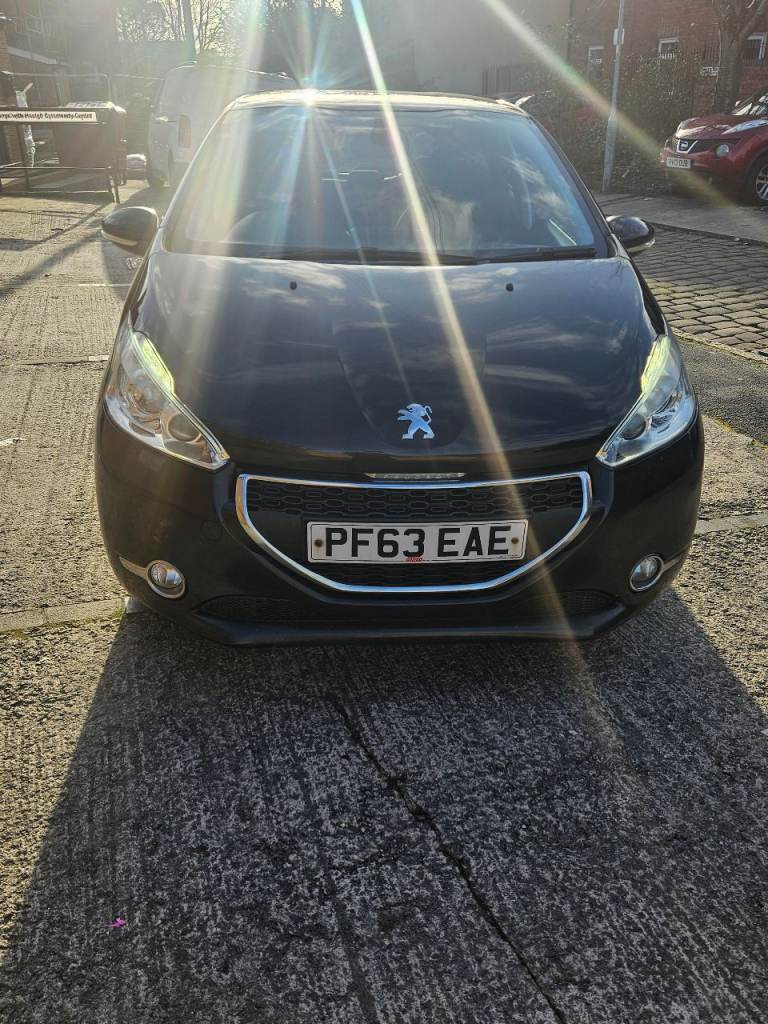 Peugeot 208 swaps or sale 
