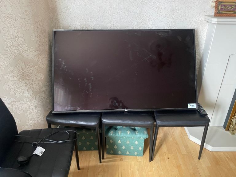 49 LG ULTRA HD 4K LED SMART TV Model: LG-49UK6300PLB SPARES OR REPAIR