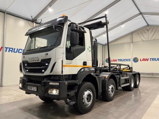 Iveco Trakker 310 8x4 Day Cab Hookloader
