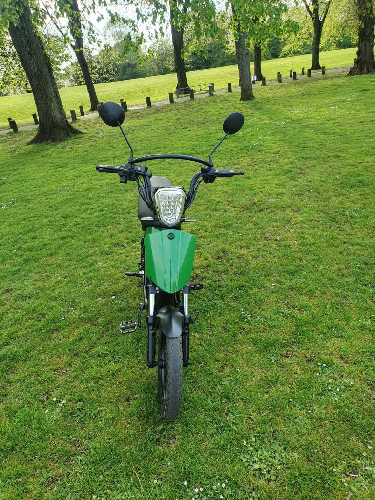 Eskuta electric bike 250w 48v 17.5Ah 4a Fast Charger