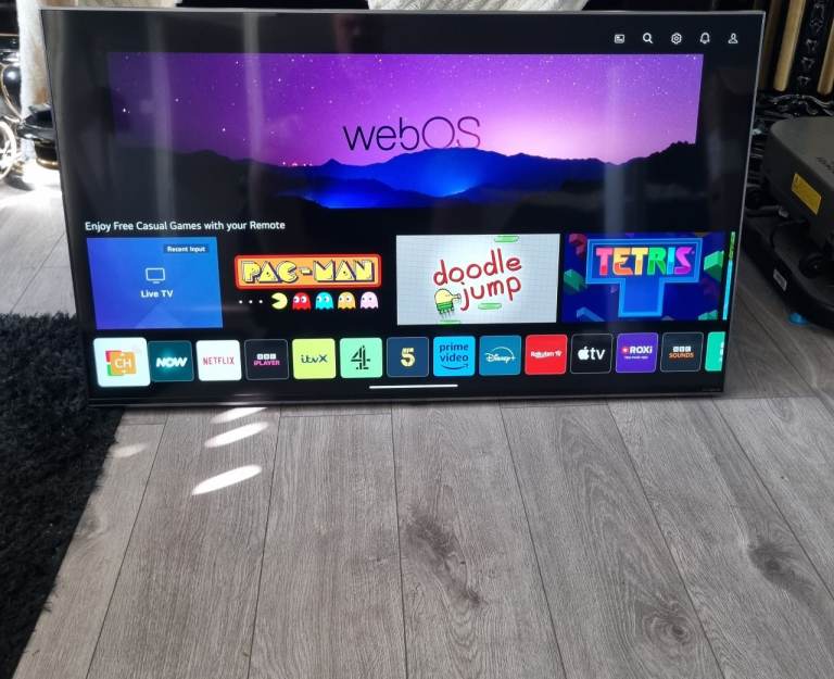 LG 55" SMART 4K ULTRA HDR LED TV TELEVISION 